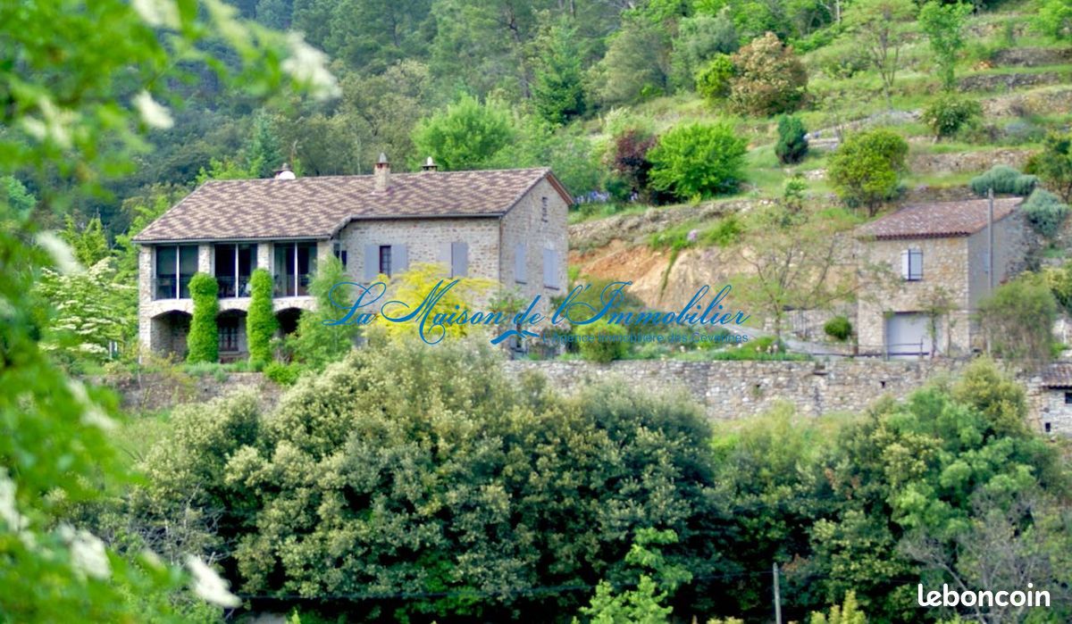 Maison 7 pièces 178 m² · à Saint-Jean-du-Gard · 178 m² · 373 000 €