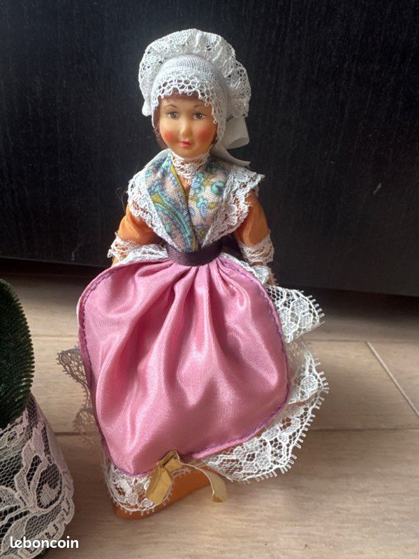 Lot De 7 Anciennes Poupées Françaises – Art Populaire Et Religieux – Tissu D'époque