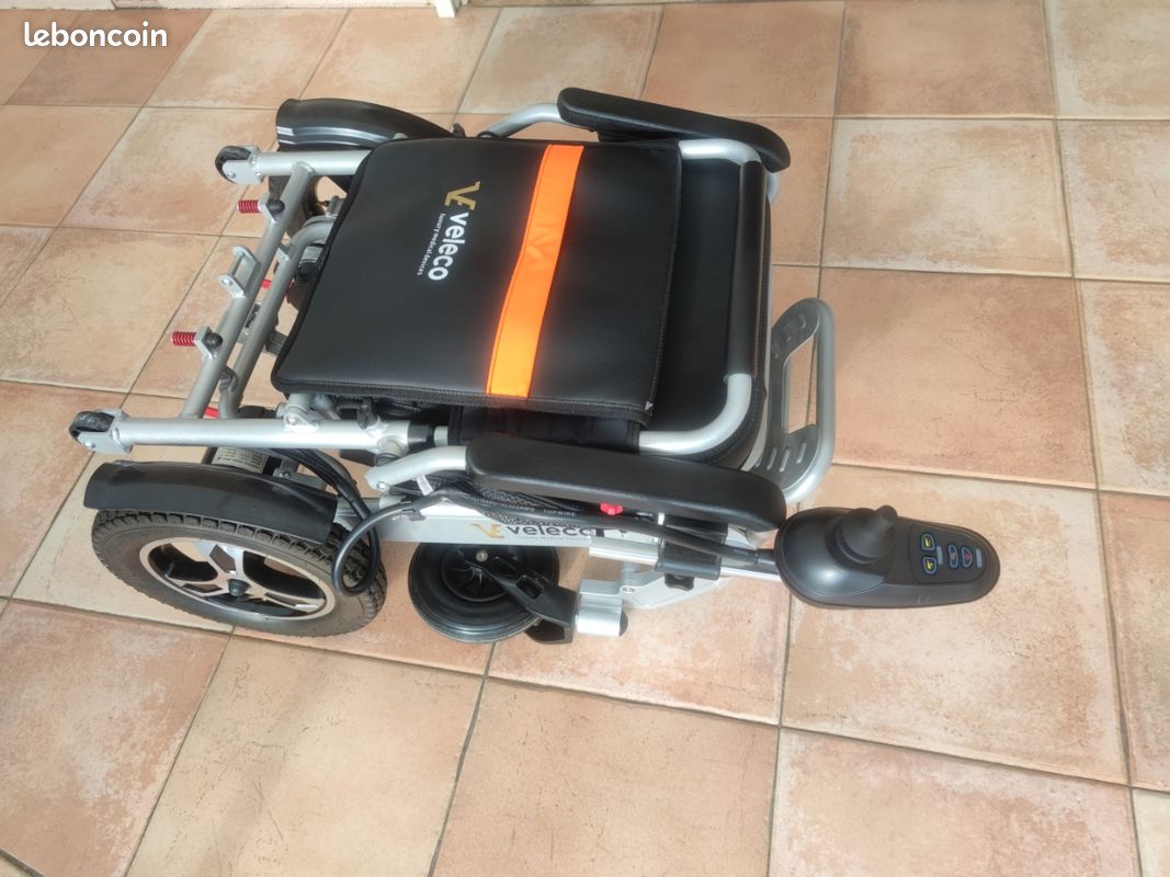Fauteuil roulant électrique - Matériel médical