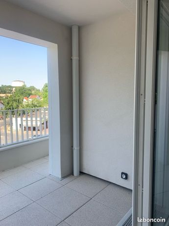 Très beau 2 p avec terrasse a 5 mn métro