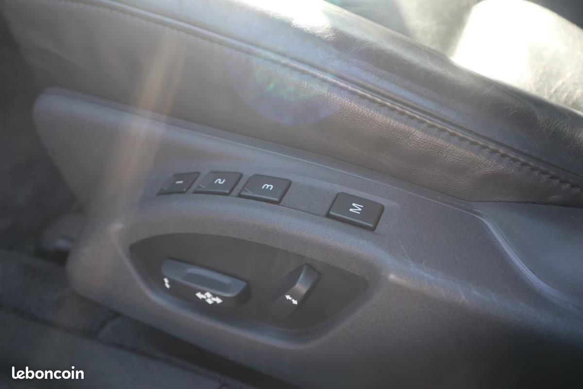 Volvo V70 3.2 SUMMUM 238 CH BVA - RADAR DE RECUL ISOFIX SYSTEME NAVIGATION (image 13)
