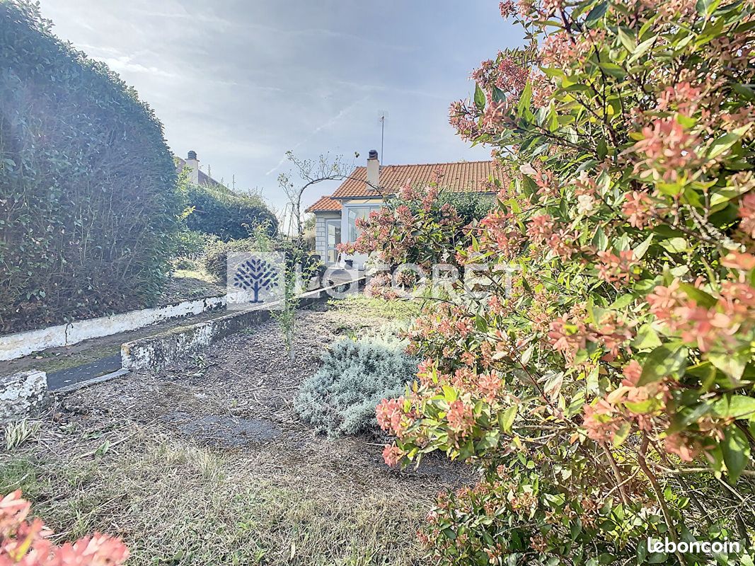 Propriété 4 pièces 70 m² - Saint-Loup-Lamairé 79600 (image principale 12)