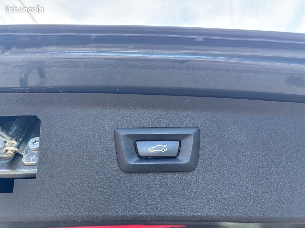 BMW SERIE 2 ACTIVE TOURER F45 LCI 225xe iPerformance 220 ch BVA6 Business Design Caméra de recul Radar avant arrière Hayon électriq (image 22)