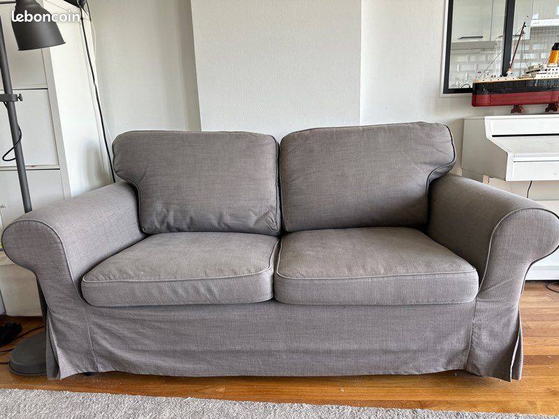 Canapé IKEA gris (image 1)