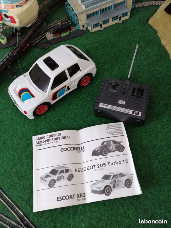 Peugeot 205 T16 Joustra - Voiture à Friction Made In France, 20 Cm, échelle 1/18