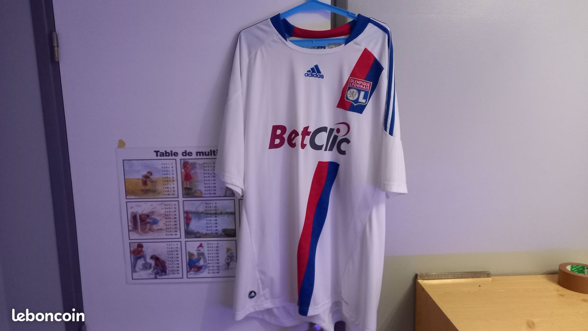 Maillot De Football Retro Entraînement Olympique Lyonnais Annees 2010 Maillot De Football Retro Entraînement Olympique Lyonnais Annees 2010