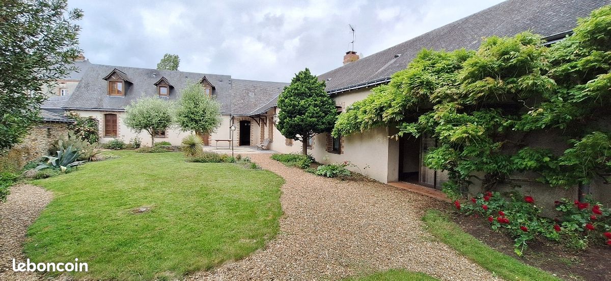 Maison 8 pièces 205 m² · à Candé · 205 m² · 270 000 €