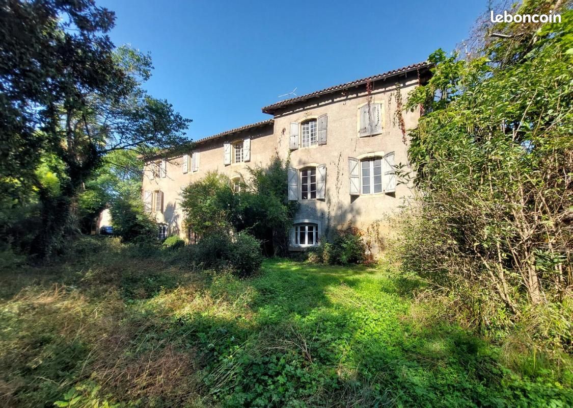 Maison 11 pièces 350 m² · à Aurignac · 350 m² · 171 000 €
