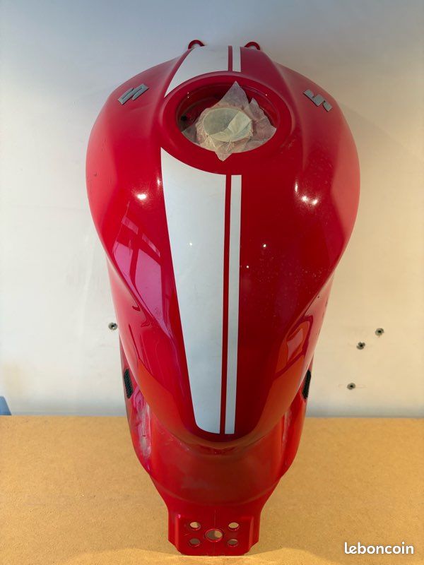 Réservoir Suzuki SV 650 (image 1)