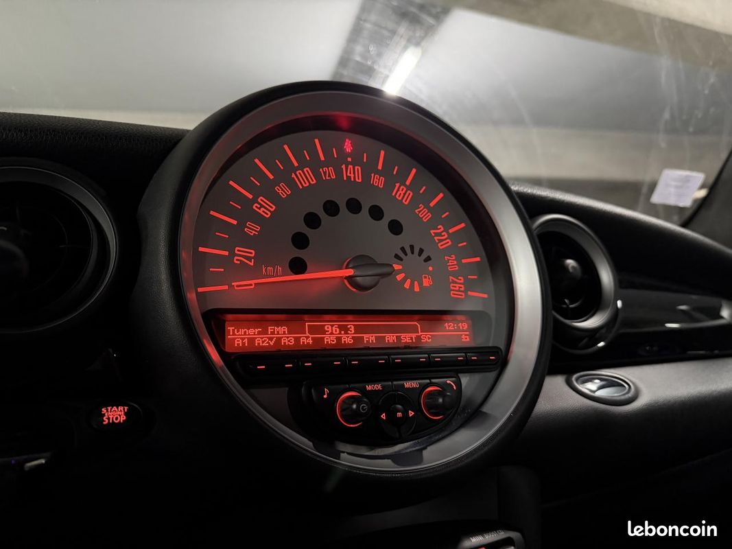 MINI COOPER D 1.6 112 ch Pack Chili (image 16)