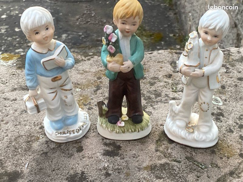 LOT DE PETITES FIGURINES ANCIENNES EN CERAMIQUE