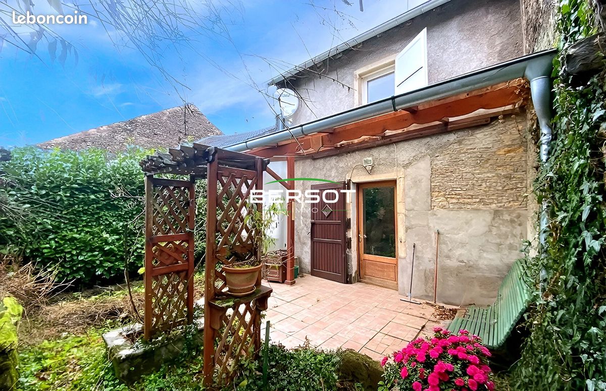 Maison 4 pièces 122 m² · à Combeaufontaine · 122 m² · 51 000 €