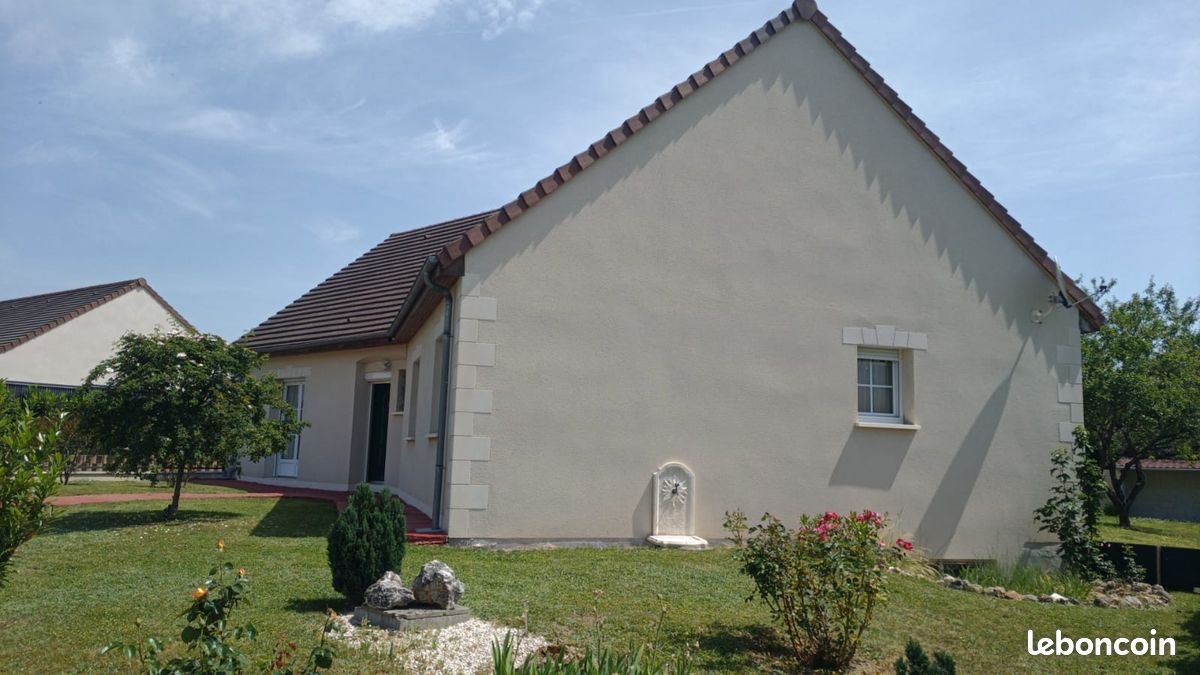 Maison 5 pièces 154 m² · à Saint-Antoine-du-Rocher · 154 m² · 329 000 €
