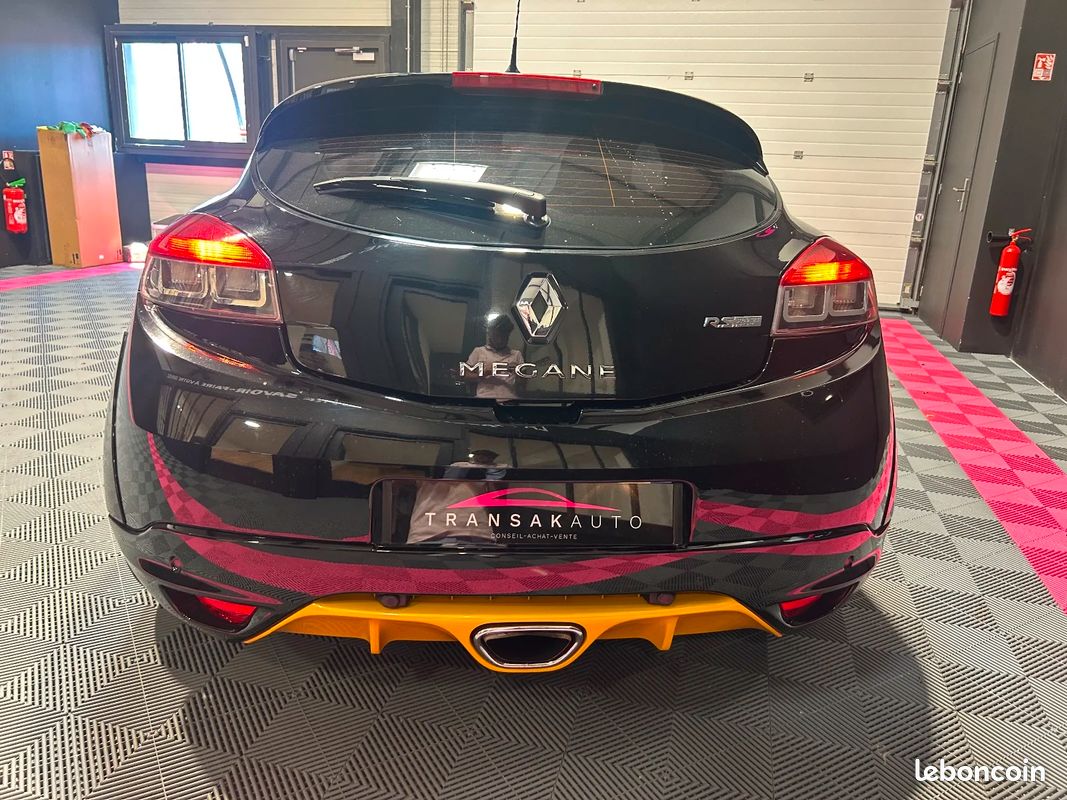 RENAULT MEGANE III COUPE RS MOTEUR ET BOITE REFAIT A NEUF 2.0 16V 265 Red Bull Racing RB7 S&S (image 4)