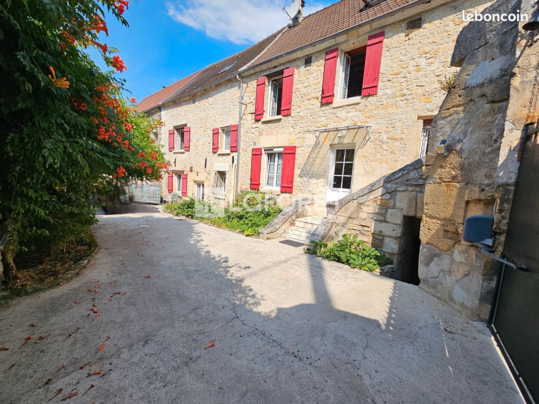 Maison 7 pièces 179 m² · à Bury · 179 m² · 262 000 €