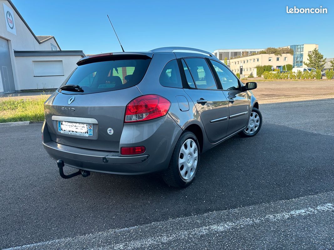 RENAULT Clio III Estate 1.5 dCi 86 cv (image 4)