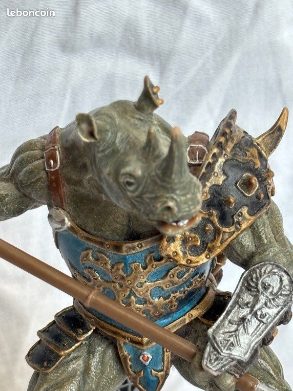 Lot de figurines Papo de chimère, rhinocéros guerrier et cerbère (image 9)