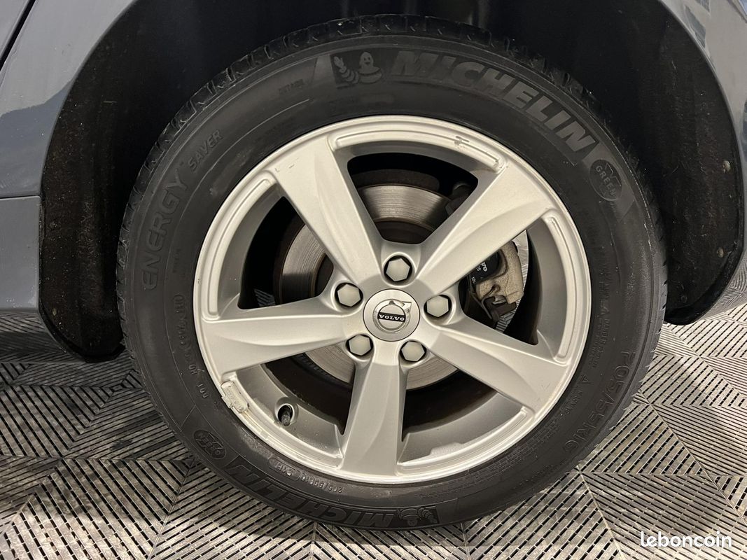 VOLVO V40 D2 120 Geartronic 6 Momentum (image 20)