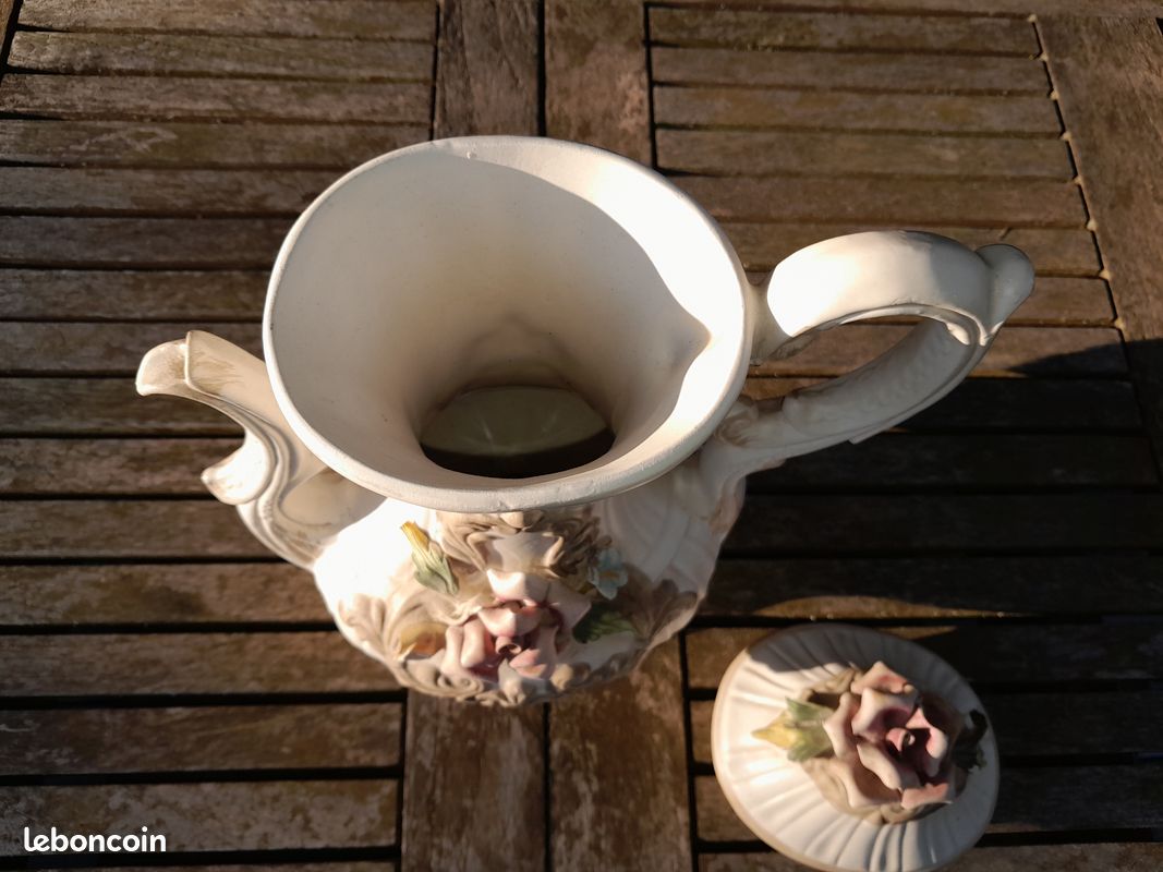 Cruche Capodimonte Ornée De Fleurs – Made In Italy