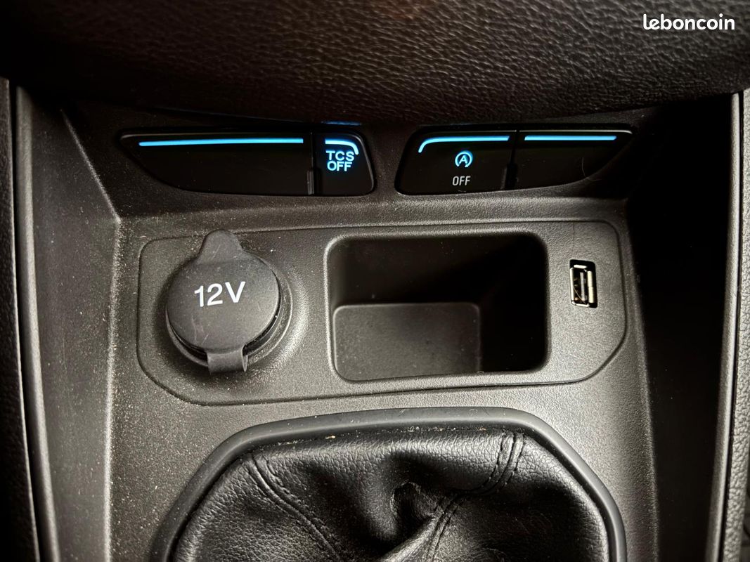 FORD TRANSIT COURIER FOURGON 1.0 AMBIENTE 100 TVA RECUPERABLE Clim Kit main libre (image 7)
