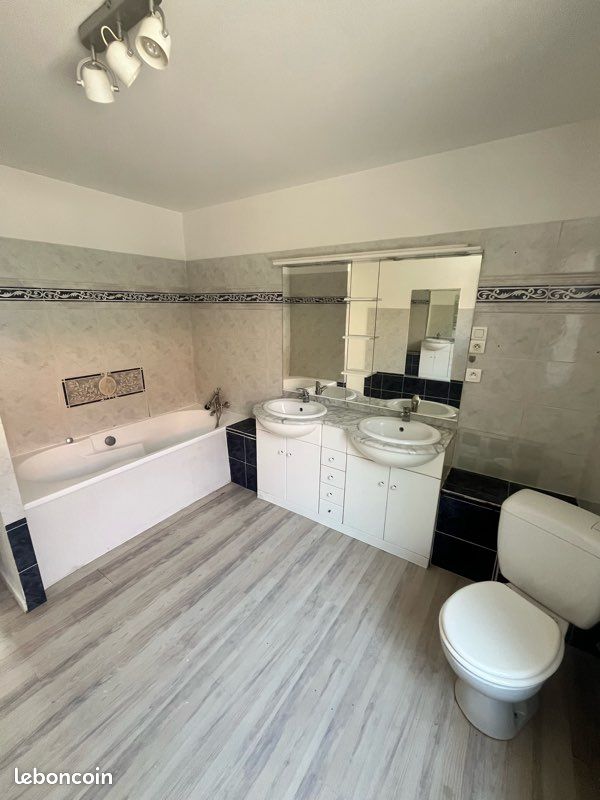 Appartement a louer bourgoin-jallieu - 3 pièce(s) - 80 m2 - Surfyn