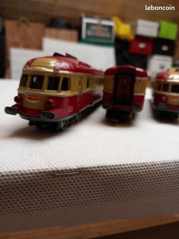 Ancien Lot De Gare Et Rails Ho Lima Vintage - Époque 4 (années 70-90) Pour Réseau Train
