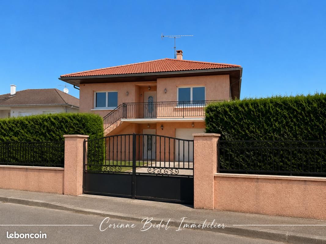 Maison 7 pièces 191 m² · à Saint-Pierre-de-Chandieu · 191 m² · 420 000 €