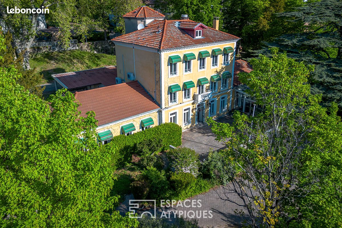 Maison 35 pièces 2000 m² · à Valence · 2 000 m² · 1 995 000 €