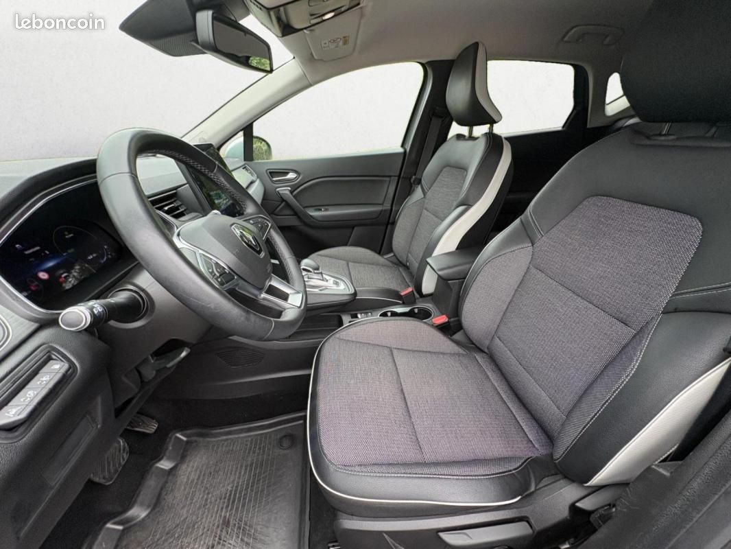 Renault Captur E-Tech Plug-in 160 Intens (image 10)