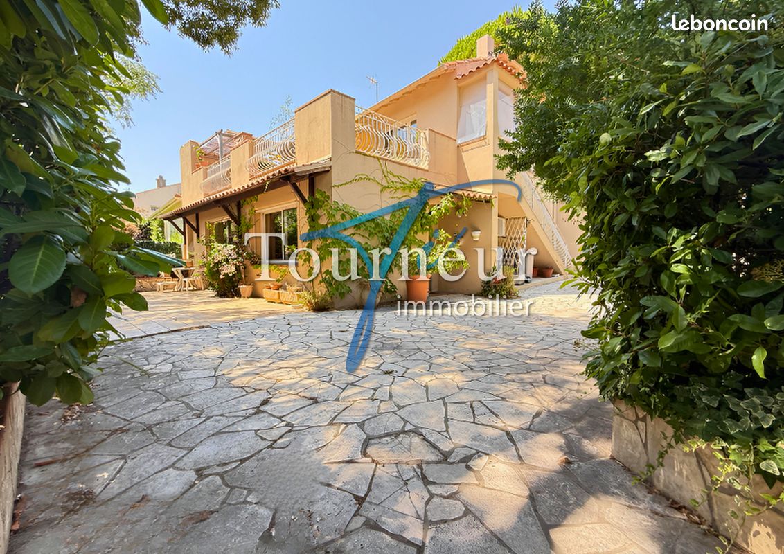 Maison 7 pièces 183 m² · à Sanary-sur-Mer · 183 m² · 1 050 000 €