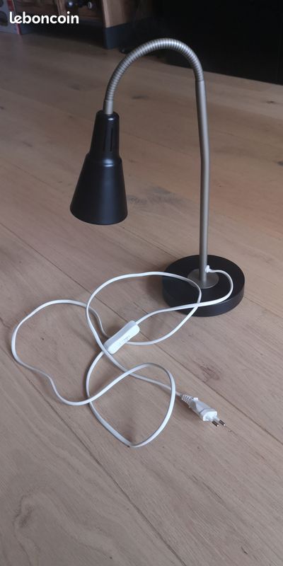 Lampe bureau / chevet - Ikea (image 1)