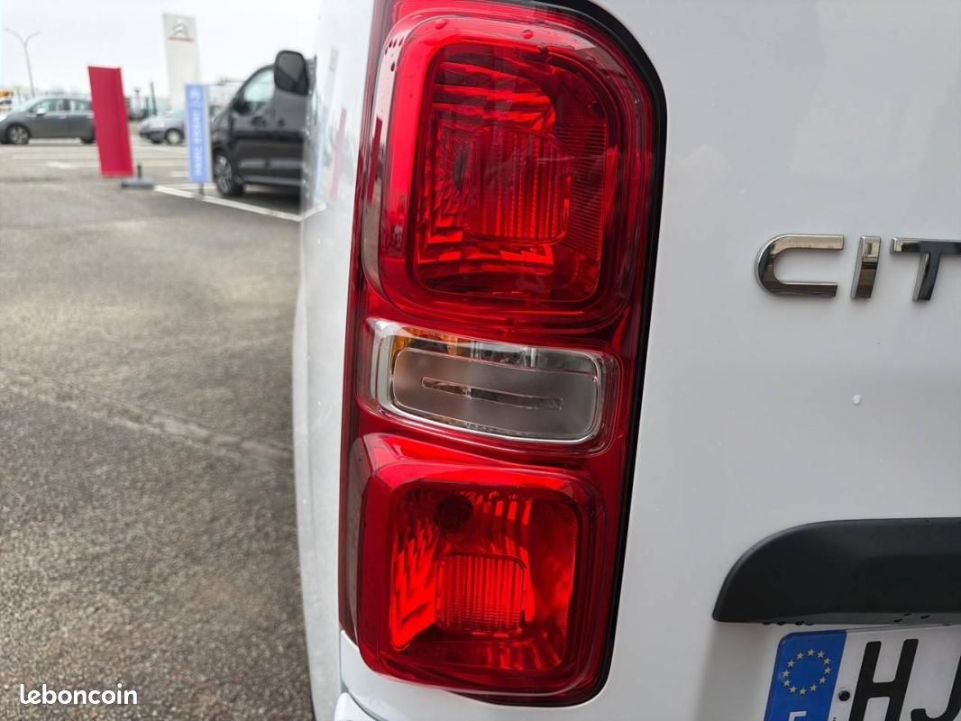 Citroën Jumpy FOURGON FGN M DIESEL 180 CH AUTOMAT (image 17)