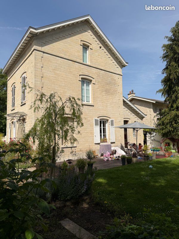 Maison 6 pièces 144 m² · à Chantilly · 144 m² · 649 000 €