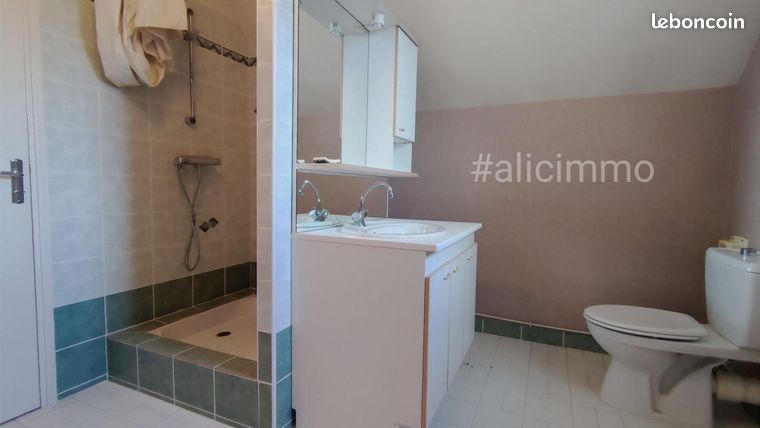 https://img.leboncoin.fr/api/v1/lbcpb1/images/40/77/a1/4077a141ca5d22460450f3e36850a315148cc081.jpg?rule=ad-image