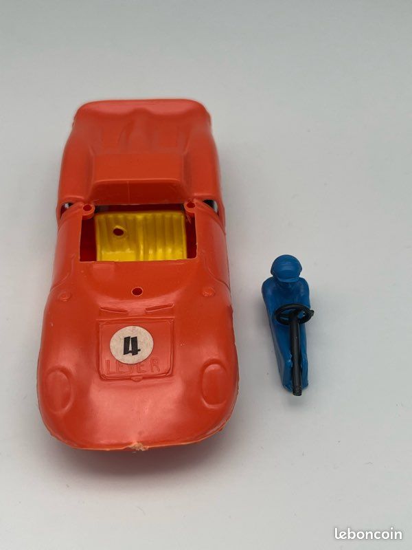 Clé - Lot de voitures - tres bel état , Vente aux enchères : Jouets Clé - Lot de voitures - tres bel état , Vente aux enchères : Jouets