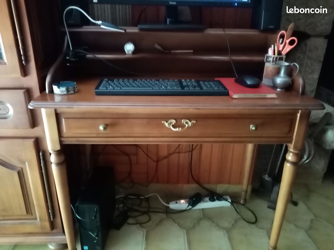 Bureau (image 1)