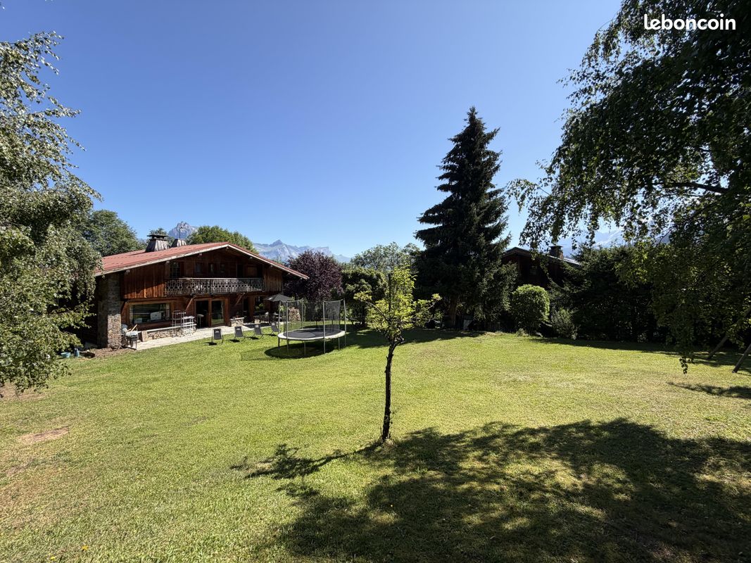 Maison 9 pièces 175 m² · à Demi-Quartier · 175 m² · 2 200 000 €