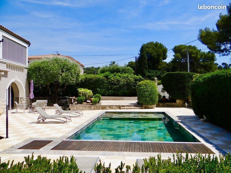 Appartement 4 pièces 150 m² · à Cassis · 150 m² · 2 500 €/mois
