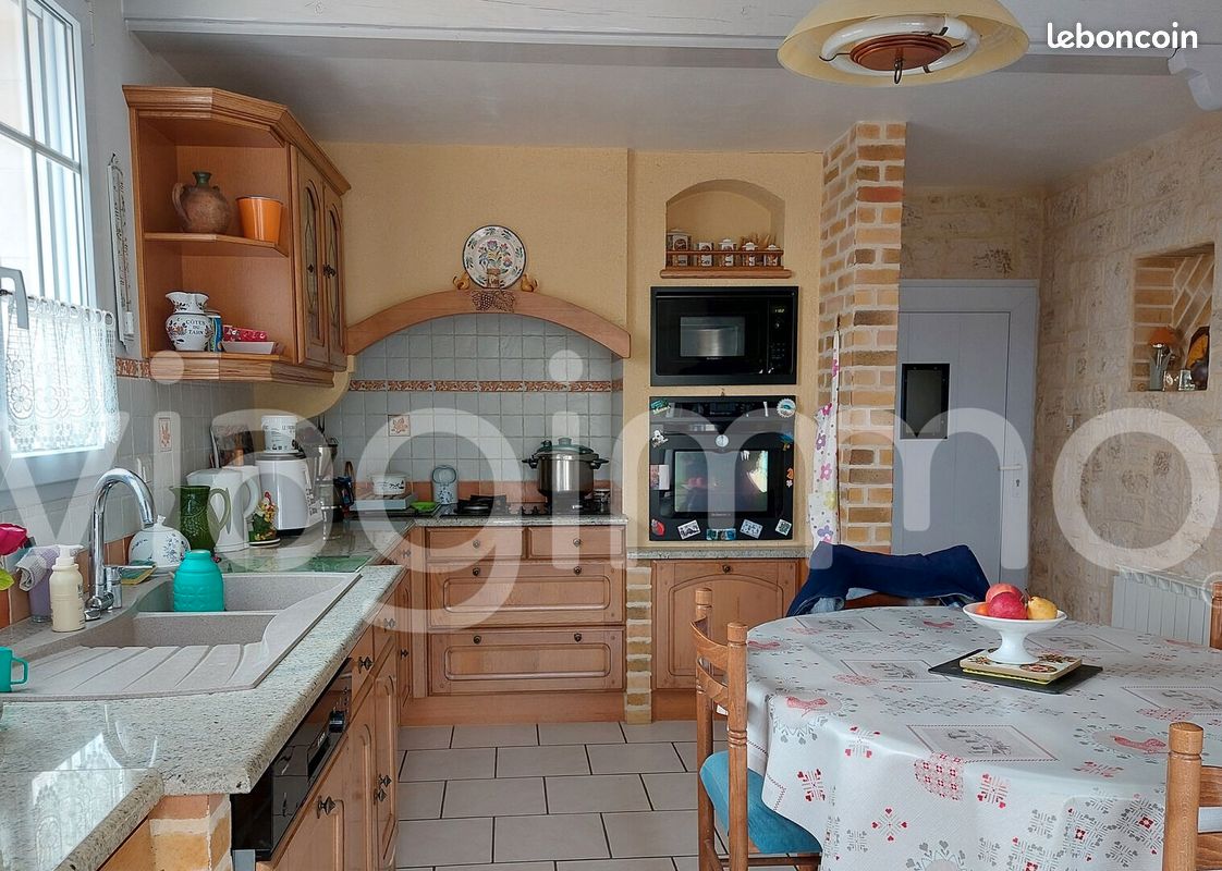 Maison en viager 5 pièces 145 m² - Saint-Preuil 16130 (image principale 3)