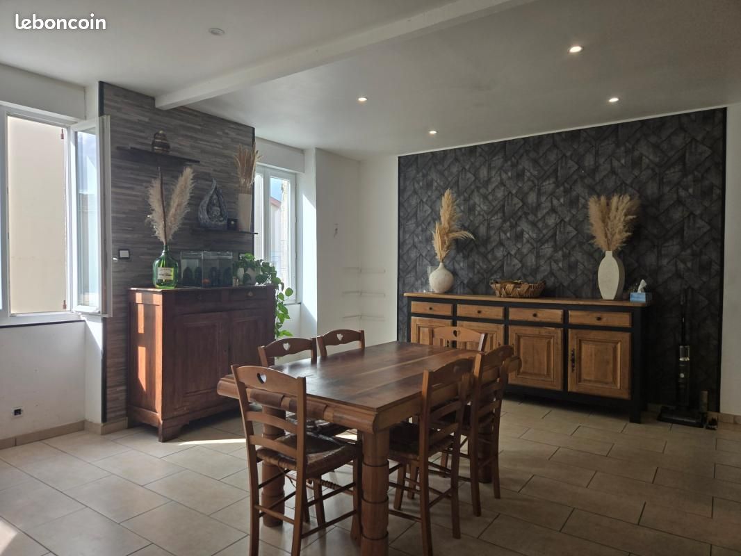 Maison 9 pièces 240 m² · à Gaillan-en-Médoc · 240 m² · 173 200 €