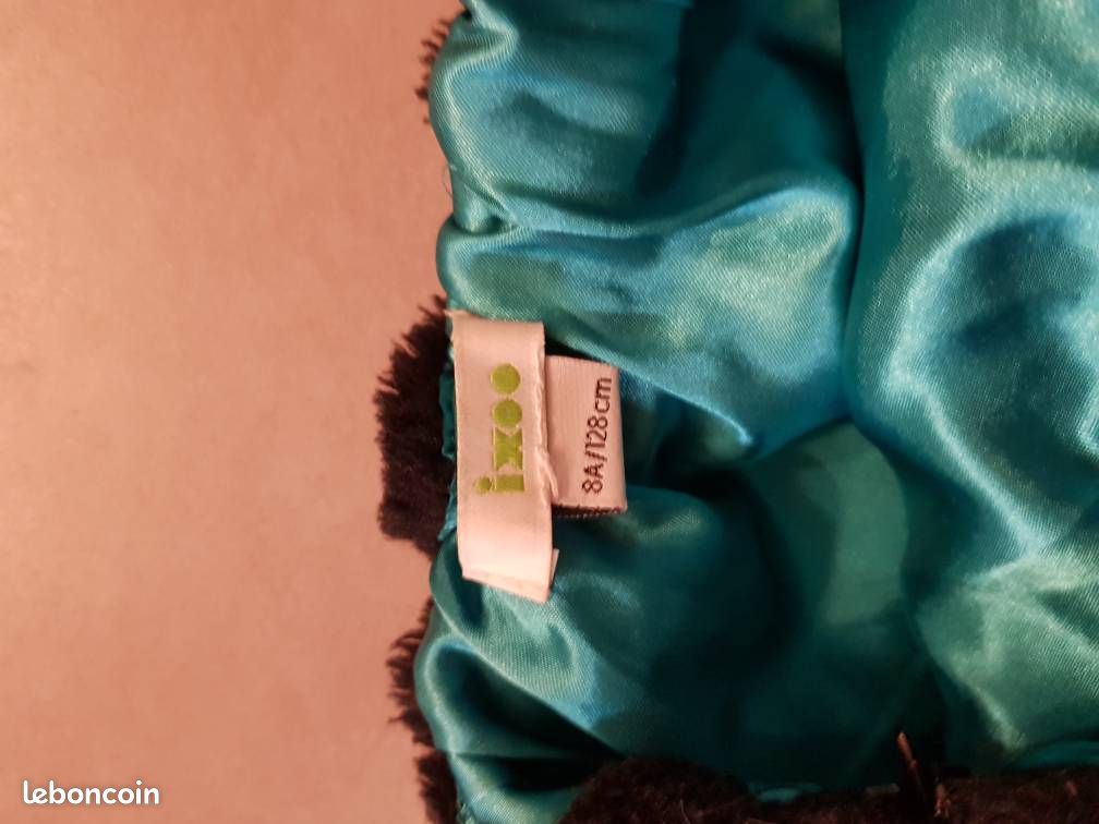 Superbe jupe peluche noire 8 ans (image 2)
