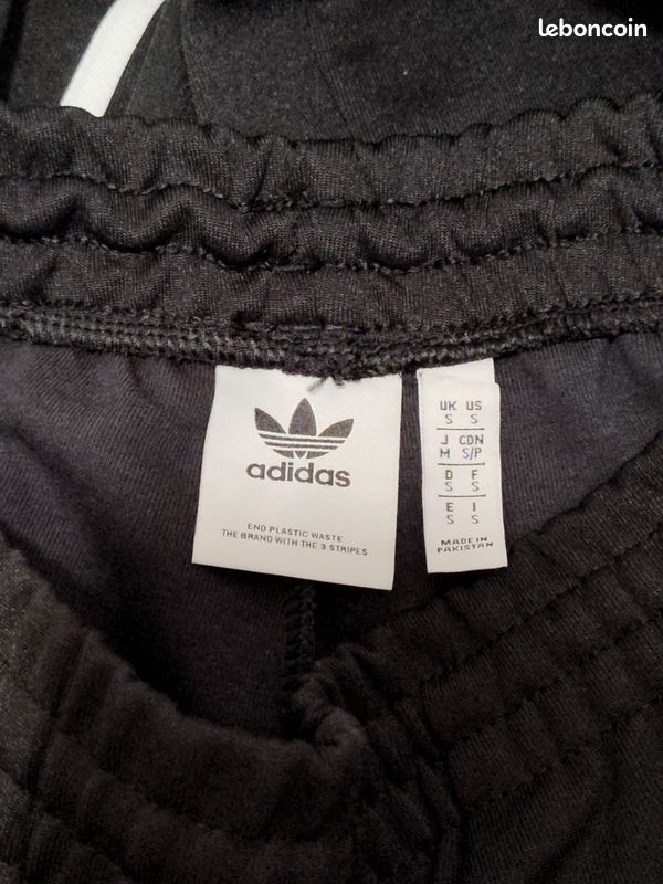 Ensemble adidas authentique, jamais porté. Acheté 140 (image 9)