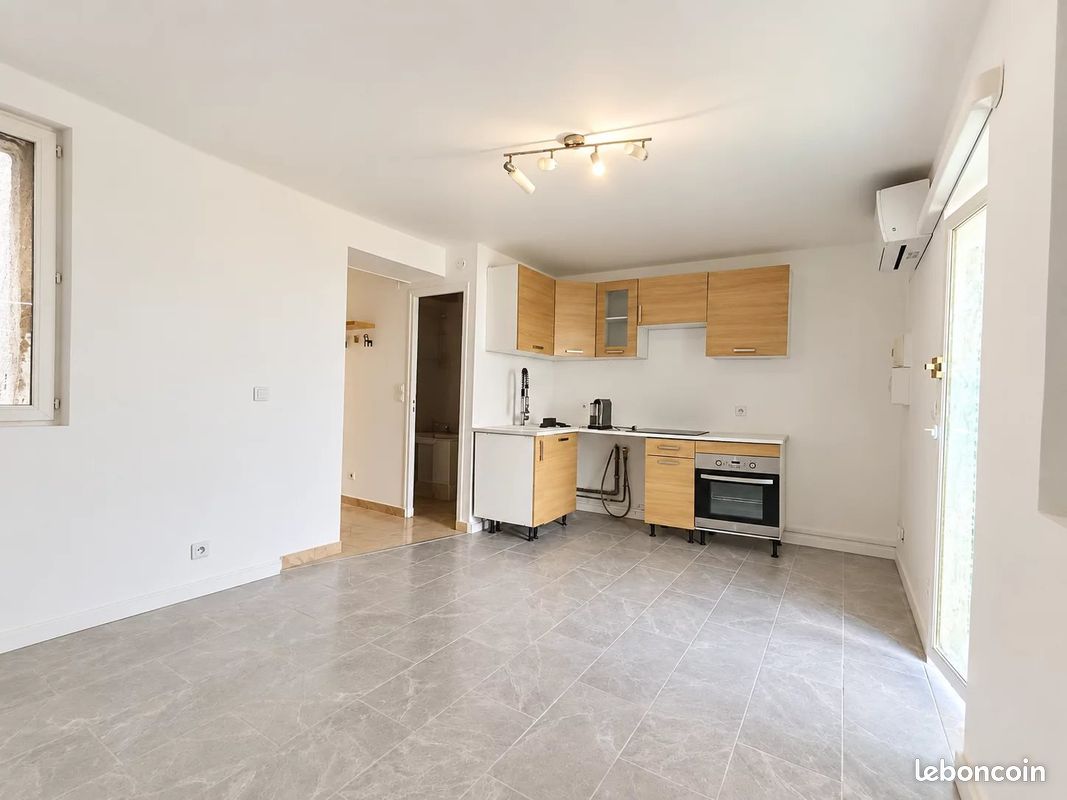 Appartement 1 pièce 25 m² · à Corbeil-Essonnes · 25 m² · 660 €/mois