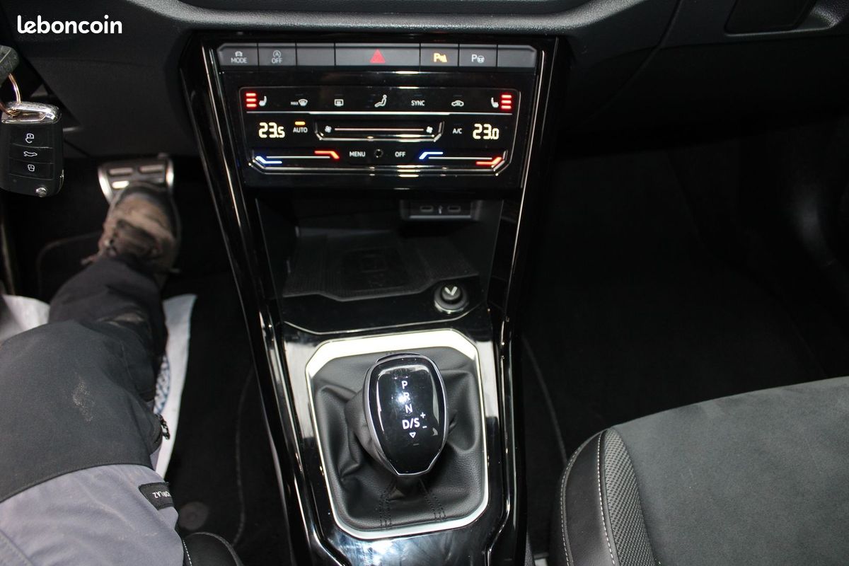 Volkswagen T-ROC II 2L TDI 150 CV R-LINE GPS 3D CAMÉRA FULL LED ATTELAGE I-COKPIT USB BOITE AUTO DSG (image 16)