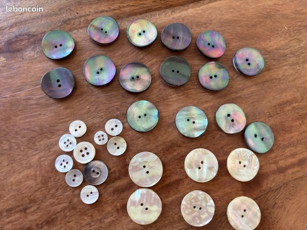 Lot 26 boutons vintage beige petits crème nacré 1,5 cm ref 5484