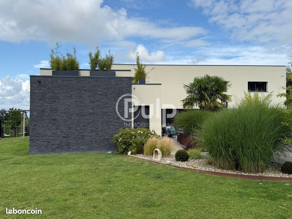 Maison 9 pièces 265 m² · à Vimy · 265 m² · 930 000 €