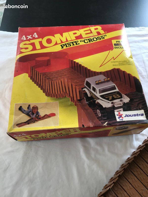 LOT DE 2 voitures en tôle vintage JOUSTRA / GOZAN JEEP LAND ROVER PICK