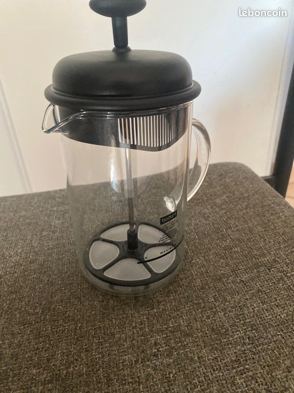Lot Bodum : Cafetière à piston 8 tasses + Mousseur à lait (image 4)