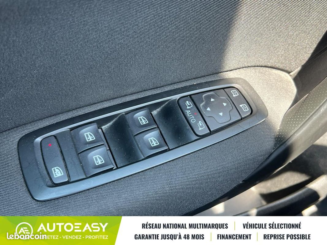 Renault Megane 1.2 TCE 100ch ENERGY LIMITED (image 18)