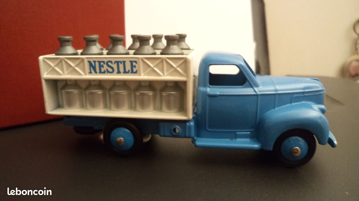 Camion miniature studebacker nestle camion laitier dinky toys - Collection Camion miniature studebacker nestle camion laitier dinky toys - Collection